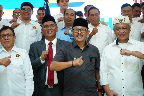 Lucky Hakim-Syaefudin Terima Penghargaan PWI Pusat Sebagai Tokoh Penjaga Ketahanan Pangan Nasional